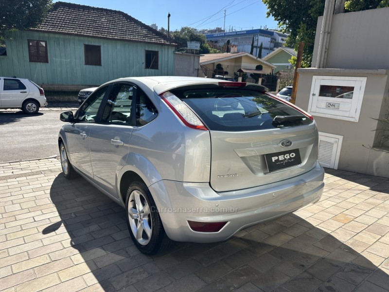 FOCUS 1.6 GLX 16V FLEX 4P MANUAL - 2010 - BENTO GONçALVES