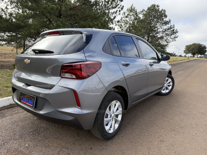 ONIX 1.0 LT 12V FLEX 4P MANUAL - 2023 - VACARIA