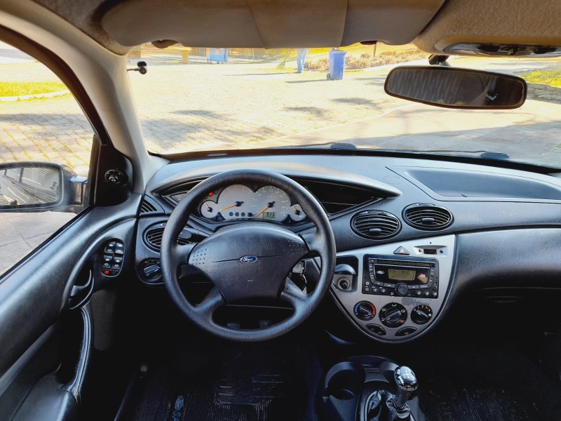 FOCUS 1.6 GLX SEDAN 8V GASOLINA 4P MANUAL - 2006 - FARROUPILHA
