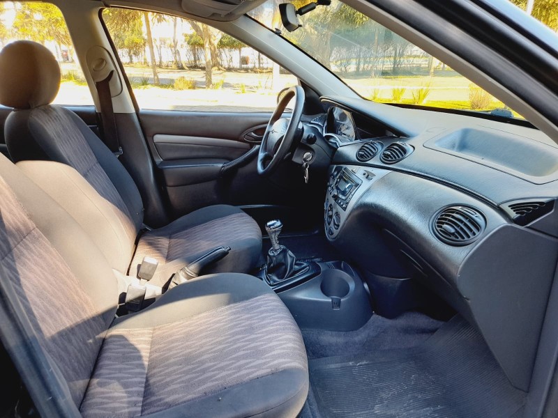 FOCUS 1.6 GLX SEDAN 8V GASOLINA 4P MANUAL - 2006 - FARROUPILHA