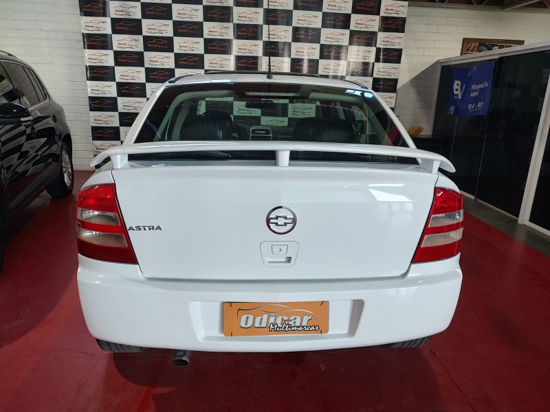 ASTRA 2.0 SFI GSI 16V GASOLINA 4P MANUAL - 2005 - CAXIAS DO SUL