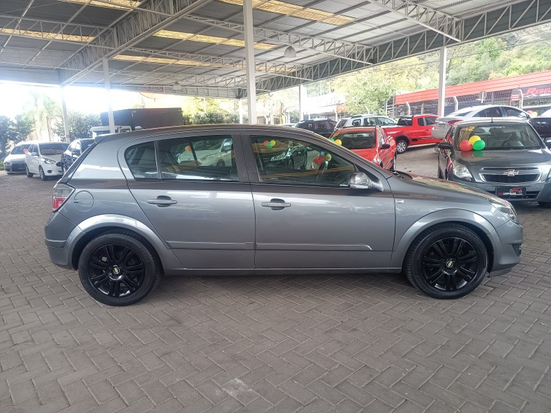 VECTRA 2.0 MPFI GT HATCH 8V FLEX 4P MANUAL - 2011 - CAXIAS DO SUL
