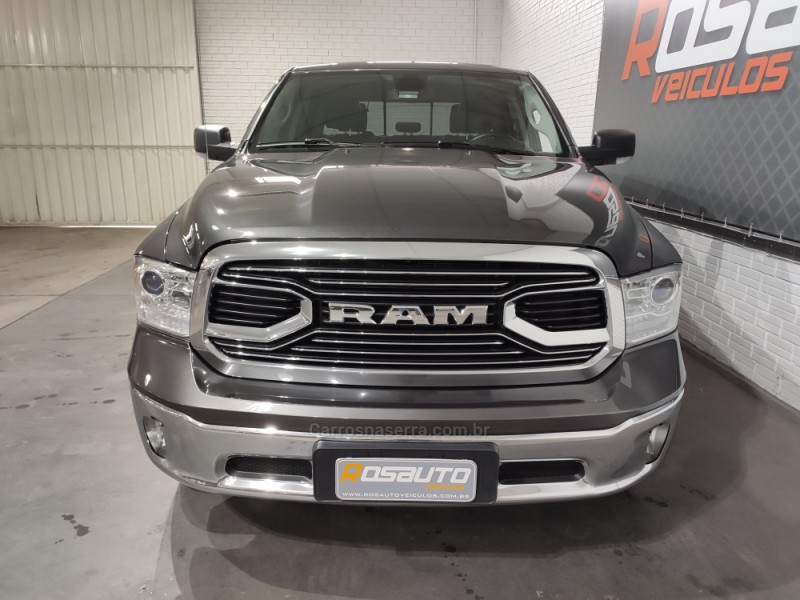 CLASSIC 5.7 LARAMIE V8 HEMI 4P GASOLINA AUTOMÁTICA - 2023 - VENâNCIO AIRES