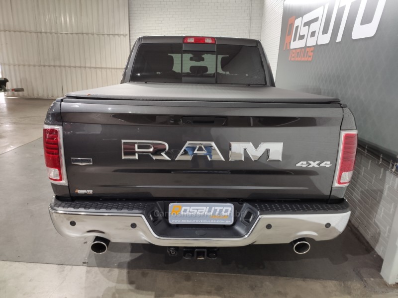 CLASSIC 5.7 LARAMIE V8 HEMI 4P GASOLINA AUTOMÁTICA - 2023 - VENâNCIO AIRES