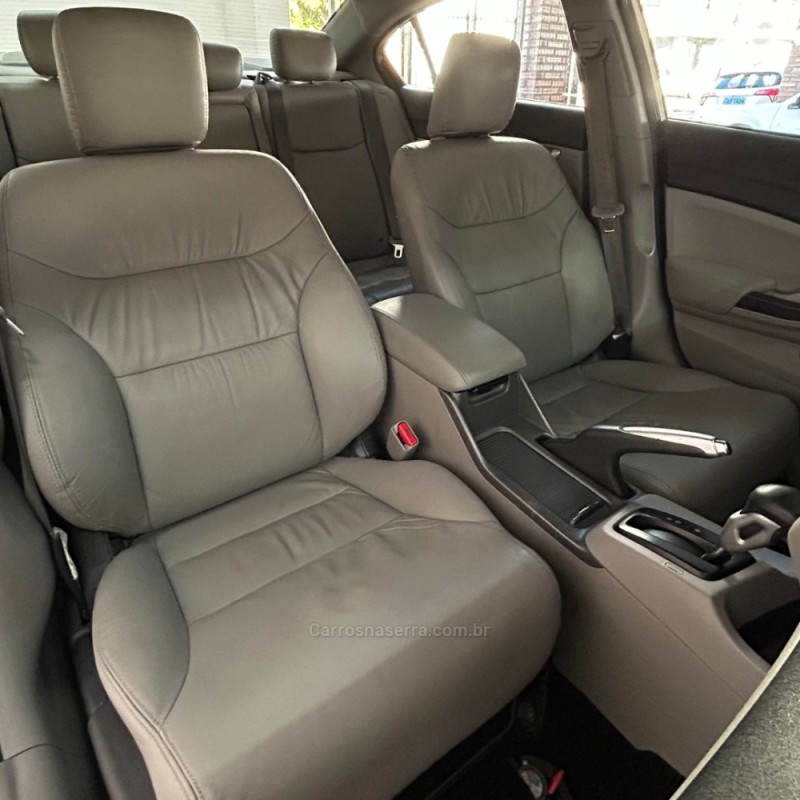 CIVIC 2.0 LXR 16V FLEX 4P AUTOMÁTICO - 2015 - VACARIA