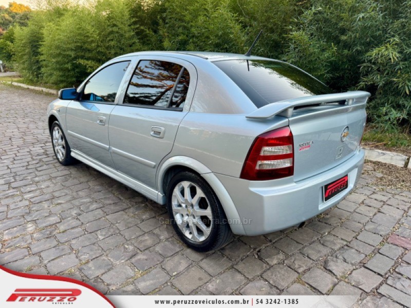 ASTRA 2.0 MPFI ADVANTAGE 8V FLEX 4P MANUAL - 2011 - NOVA PRATA