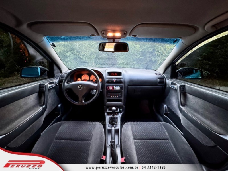 ASTRA 2.0 MPFI ADVANTAGE 8V FLEX 4P MANUAL - 2011 - NOVA PRATA