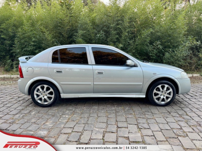 ASTRA 2.0 MPFI ADVANTAGE 8V FLEX 4P MANUAL - 2011 - NOVA PRATA