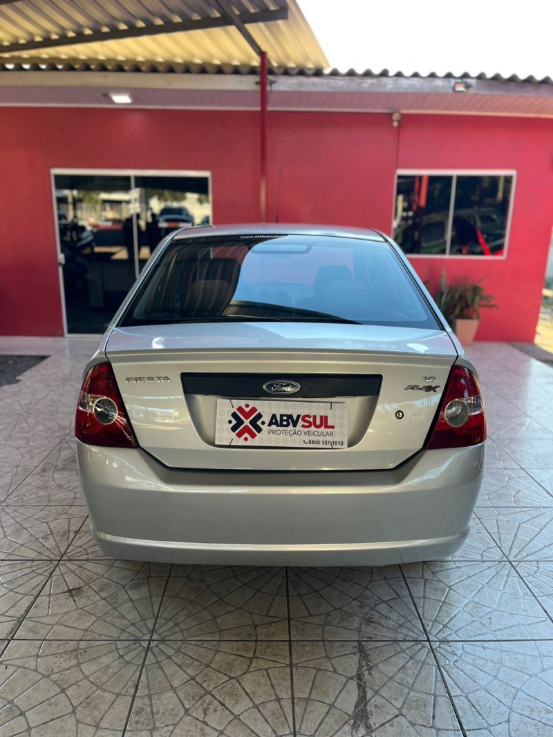 FIESTA 1.6 MPI SEDAN 8V FLEX 4P MANUAL - 2005 - CAXIAS DO SUL