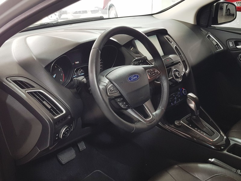 FOCUS 2.0 TITANIUM HATCH 16V FLEX 4P AUTOMÁTICO - 2016 - CAXIAS DO SUL