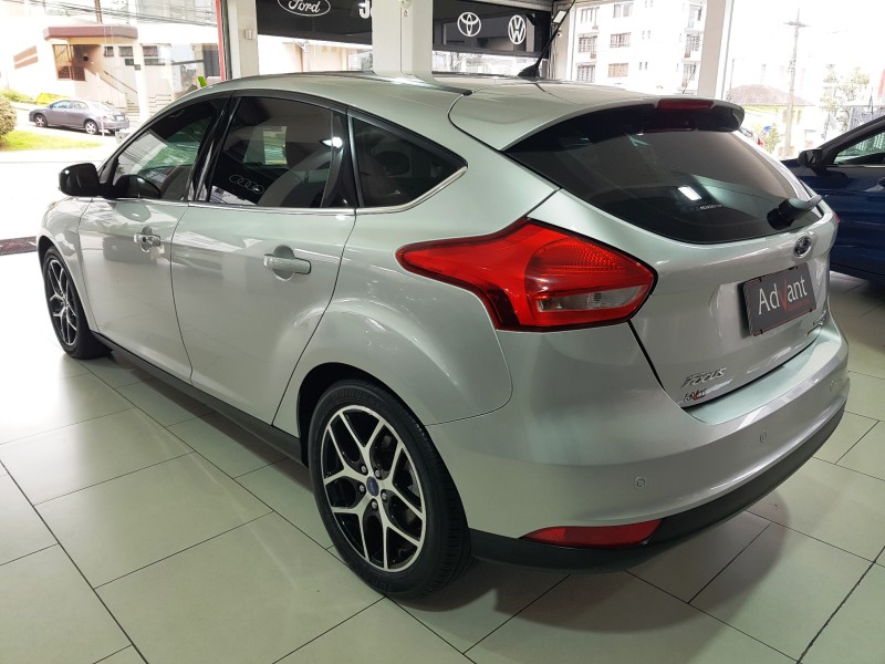 FOCUS 2.0 TITANIUM HATCH 16V FLEX 4P AUTOMÁTICO - 2016 - CAXIAS DO SUL