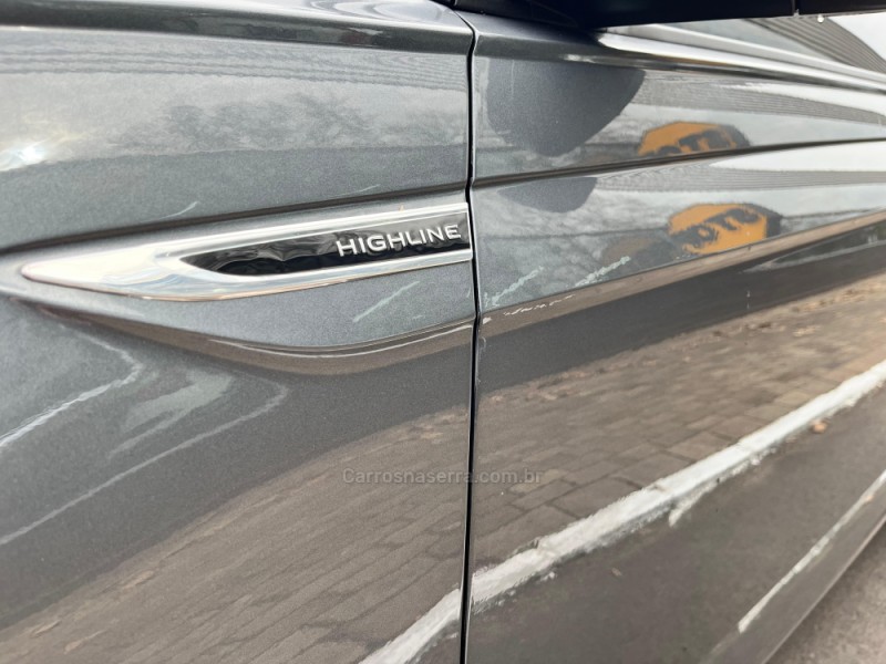 POLO 1.0 170 TSI 12V HIGHLINE FLEX 4P AUTOMÁTICO - 2024 - DOIS IRMãOS