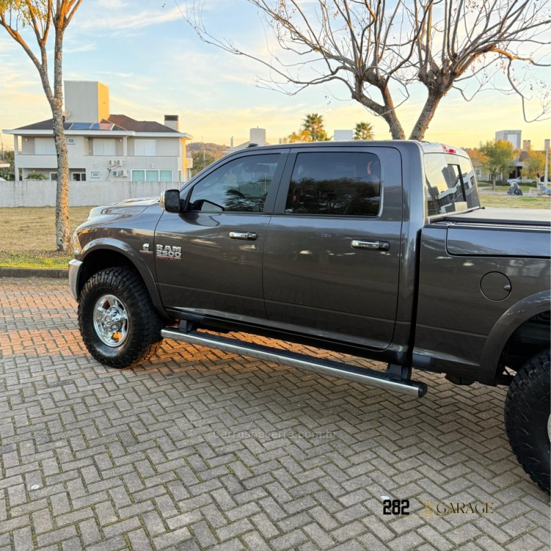 2500 LARAMIE 6.7 CD 4X4 TDI DIESEL 4P AUTOMÁTICA - 2016 - FARROUPILHA