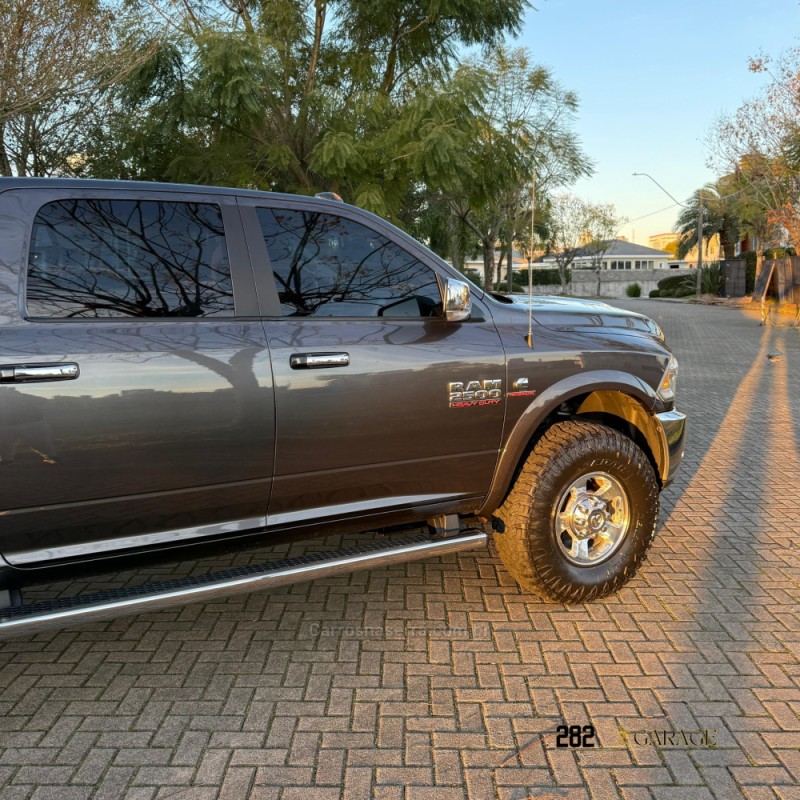 2500 LARAMIE 6.7 CD 4X4 TDI DIESEL 4P AUTOMÁTICA - 2016 - FARROUPILHA