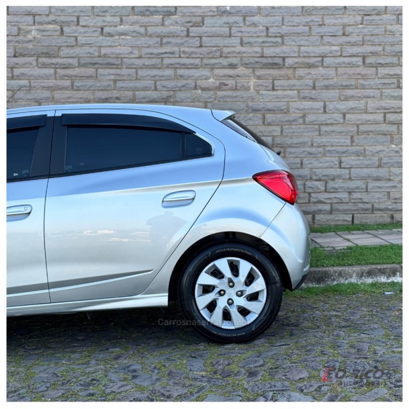ONIX 1.4 MPFI LT 8V FLEX 4P MANUAL - 2017 - CAMPO BOM