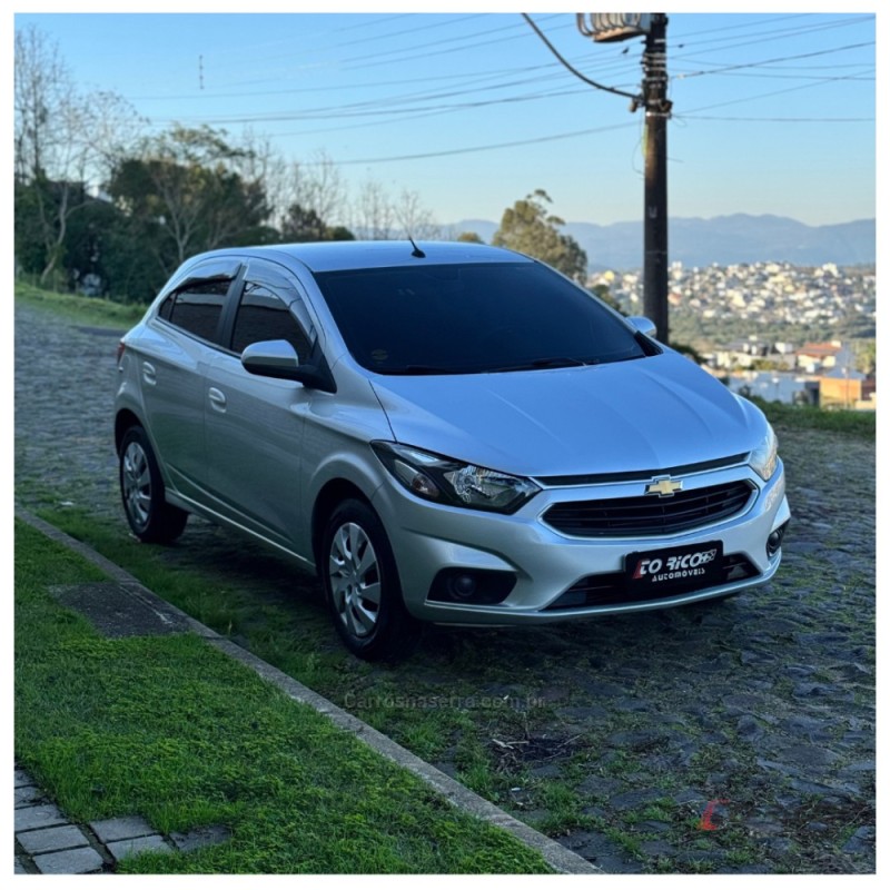 ONIX 1.4 MPFI LT 8V FLEX 4P MANUAL - 2017 - CAMPO BOM