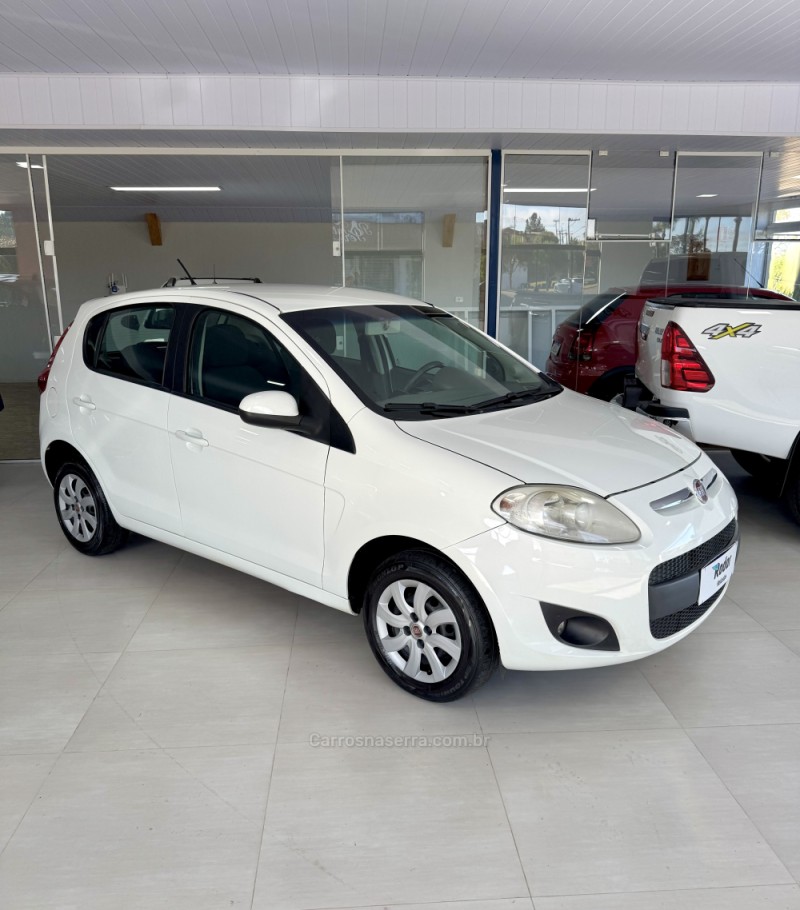 PALIO 1.4 EVO ATTRACTIVE ITALIA 8V FLEX 5P MANUAL - 2015 - VILA FLORES