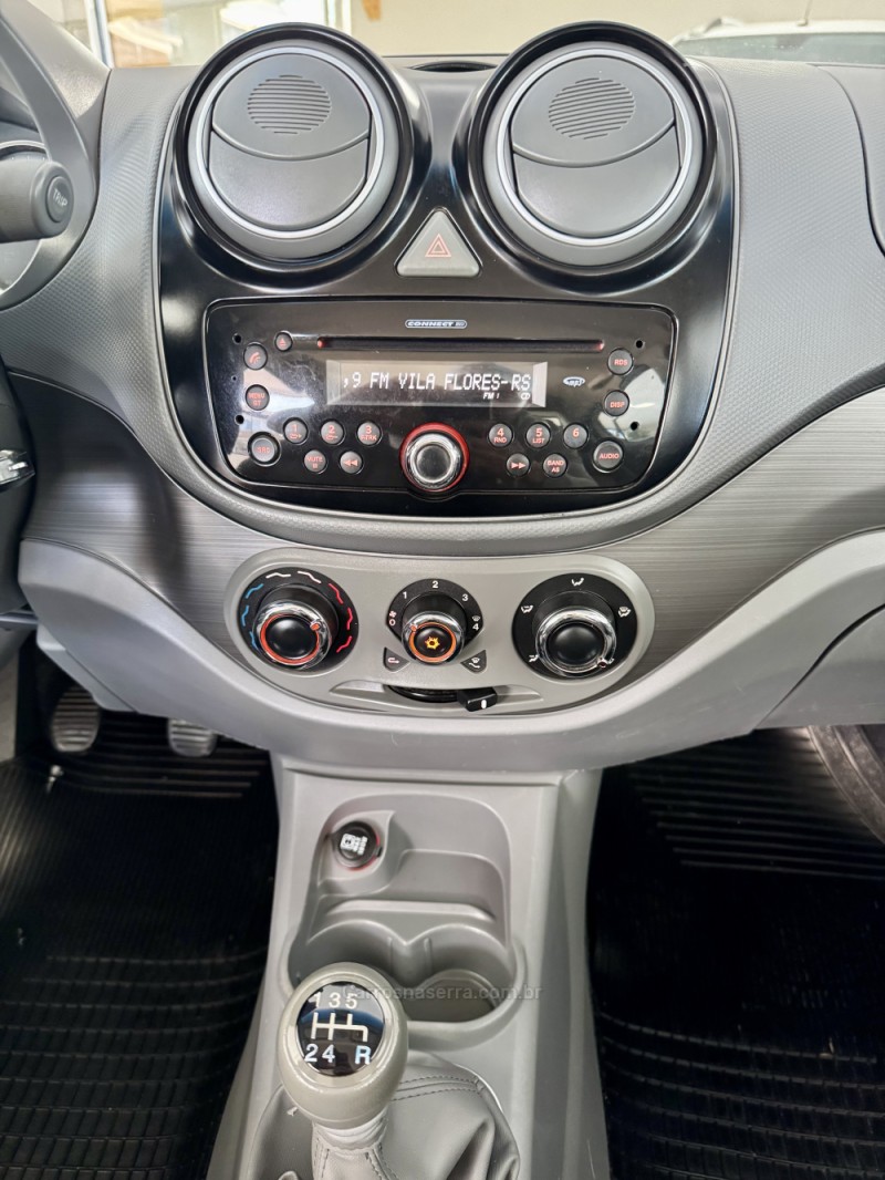 PALIO 1.4 EVO ATTRACTIVE ITALIA 8V FLEX 5P MANUAL - 2015 - VILA FLORES