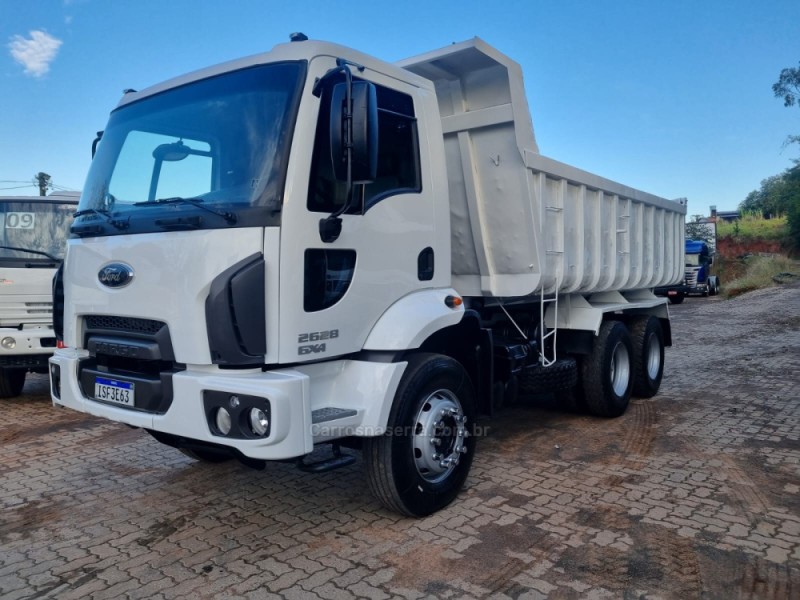cargo 2628 e 6x4 t 3 eixos 2012 portao