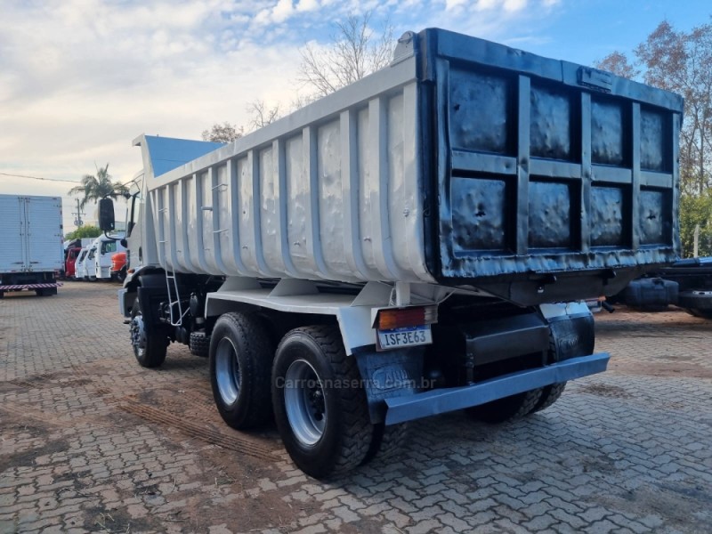 CARGO 2628 E 6X4 T 3 EIXOS - 2012 - PORTãO