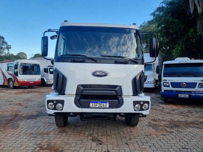 CARGO 2628 E 6X4 T 3 EIXOS - 2012 - PORTãO