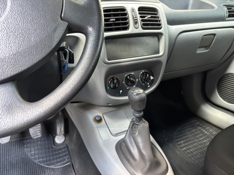CLIO 1.0 CAMPUS 16V FLEX 4P MANUAL - 2012 - CANELA