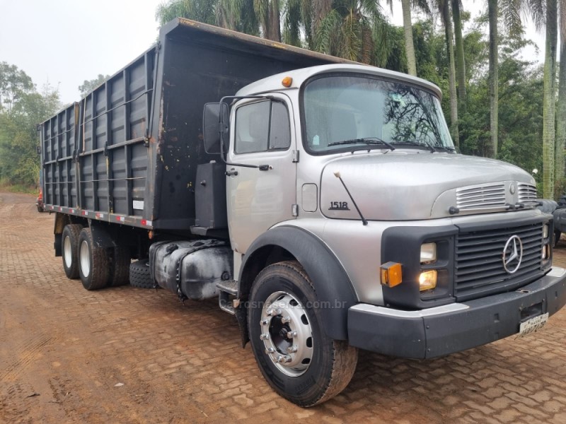 L-1518 3 EIXOS - 1989 - PORTãO