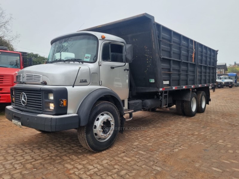 l 1518 3 eixos 1989 portao