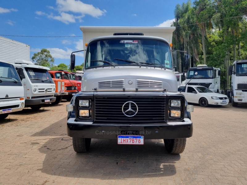 L-1518 3 EIXOS - 1989 - PORTãO