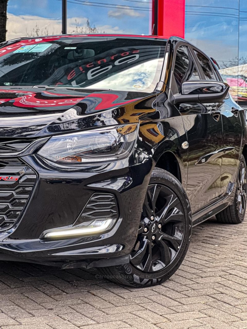 ONIX 1.0 HATCH RS 12V TURBO 4P AUTOMÁTICO - 2024 - CANELA