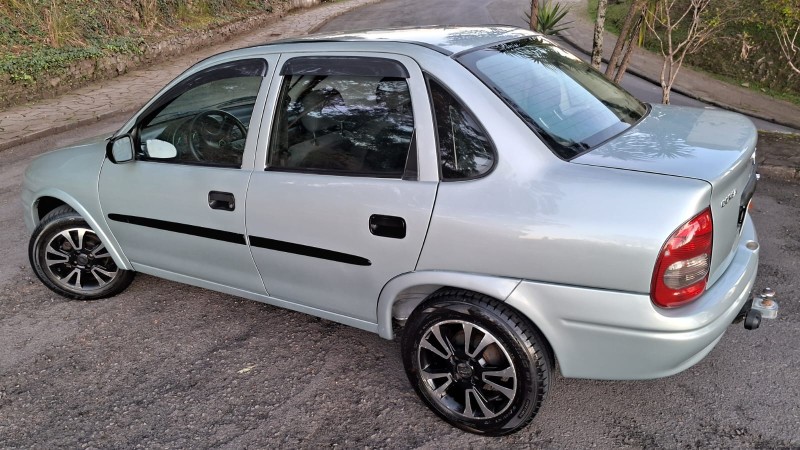 CORSA 1.6 MPFI CLASSIC SEDAN 8V GASOLINA 4P MANUAL - 2003 - CAXIAS DO SUL
