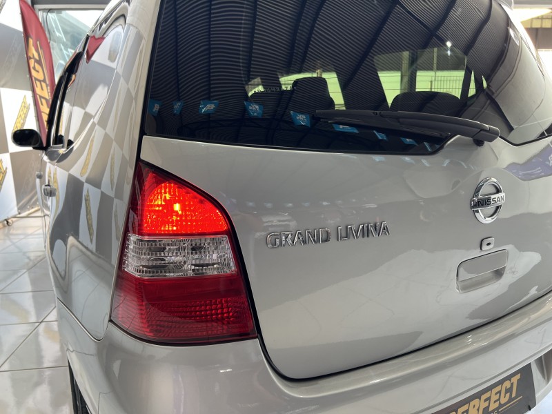 GRAND LIVINA 1.8 SL 16V FLEX 4P AUTOMÁTICO - 2013 - PORTãO