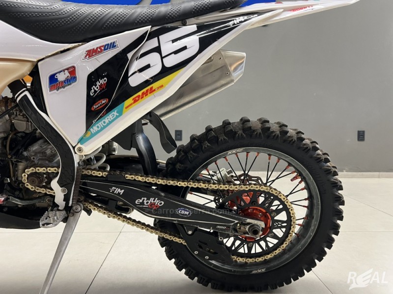 300 RXS  - 2022 - SAPIRANGA