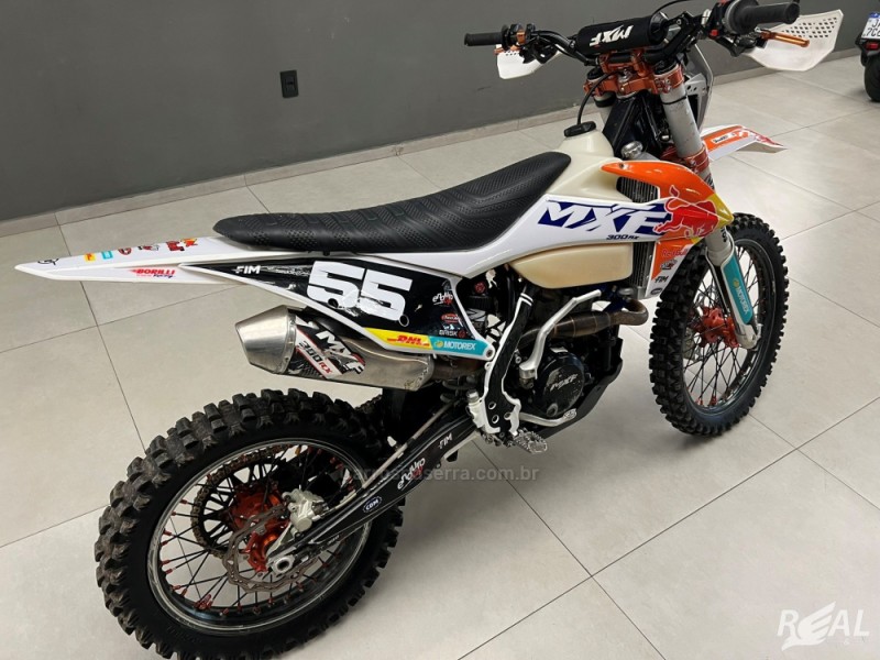 300 RXS  - 2022 - SAPIRANGA