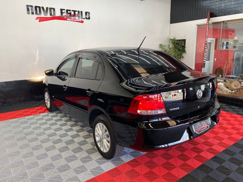 VOYAGE 1.0 MI 8V FLEX 4P MANUAL - 2011 - CAXIAS DO SUL