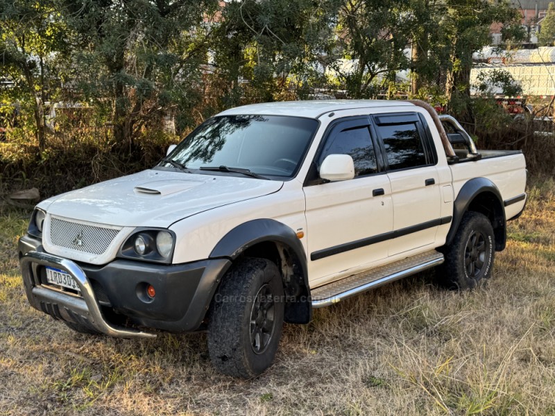 L200 OUTDOOR 2.5 HPE 4X4 CD 8V TURBO INTERCOOLER DIESEL 4P MANUAL - 2010 - CAXIAS DO SUL