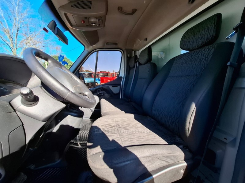 MASTER 2.3 DCI CHASSI CABINE L2H1 16V DIESEL 2P MANUAL - 2019 - PORTãO