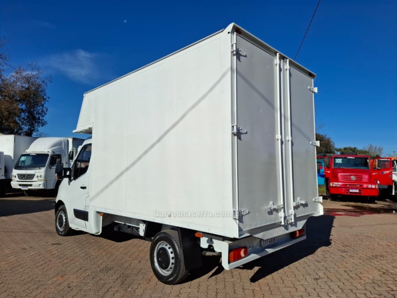 MASTER 2.3 DCI CHASSI CABINE L2H1 16V DIESEL 2P MANUAL - 2019 - PORTãO