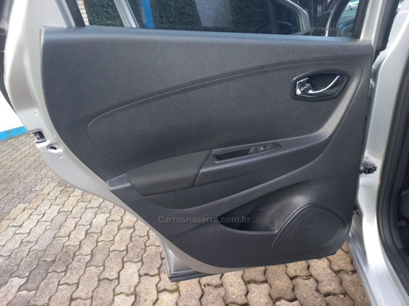 CAPTUR 1.6 LIFE 16V FLEX 4P AUTOMÁTICO - 2018 - CAXIAS DO SUL