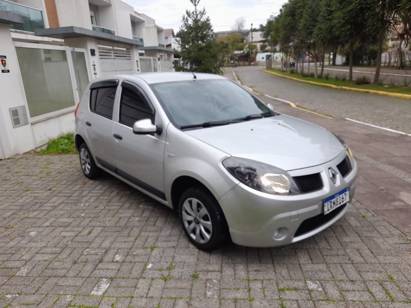 SANDERO 1.0 EXPRESSION 16V FLEX 4P MANUAL - 2011 - FARROUPILHA