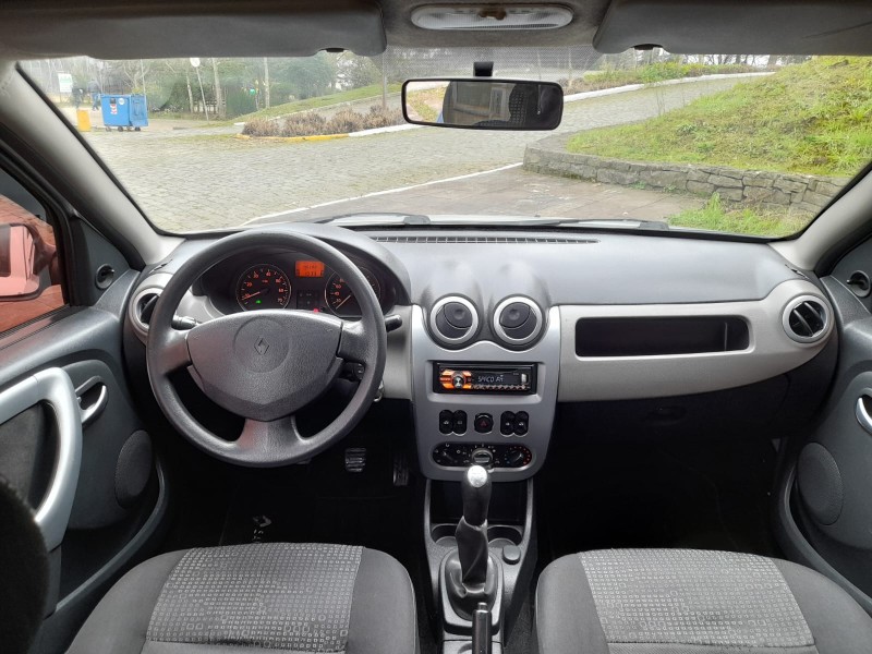 SANDERO 1.0 EXPRESSION 16V FLEX 4P MANUAL - 2011 - FARROUPILHA