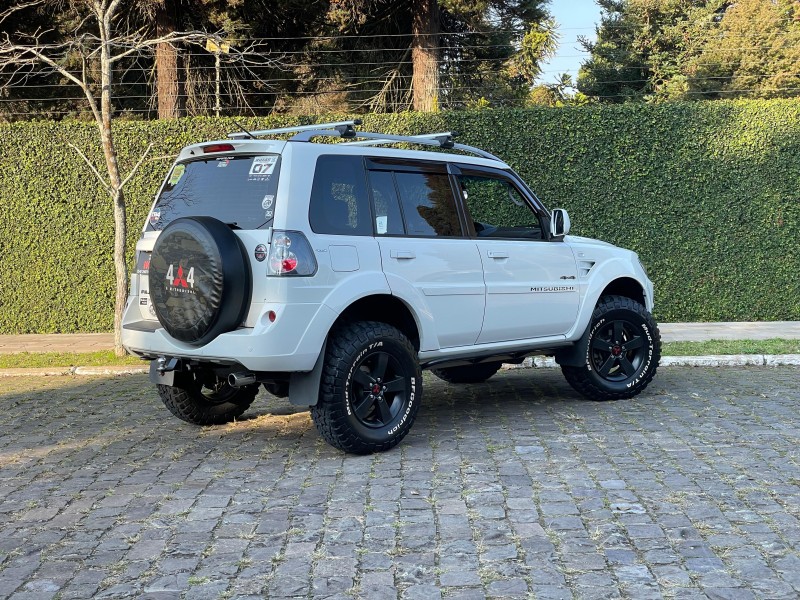 PAJERO TR4 2.0 4X4 16V 140CV FLEX 4P AUTOMÁTICO - 2011 - FARROUPILHA