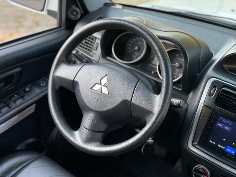 PAJERO TR4 2.0 4X4 16V 140CV FLEX 4P AUTOMÁTICO - 2011 - FARROUPILHA