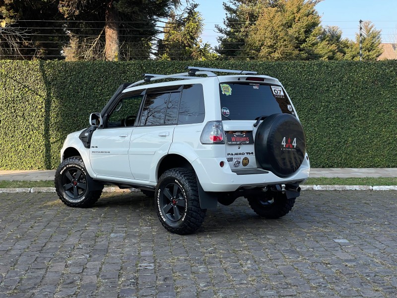PAJERO TR4 2.0 4X4 16V 140CV FLEX 4P AUTOMÁTICO - 2011 - FARROUPILHA