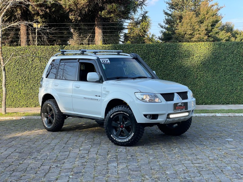 pajero tr4 2.0 4x4 16v 140cv flex 4p automatico 2011 farroupilha