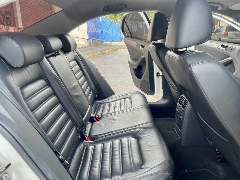 JETTA 2.0 TSI HIGHLINE 200CV GASOLINA 4P TIPTRONIC - 2012 - CAXIAS DO SUL