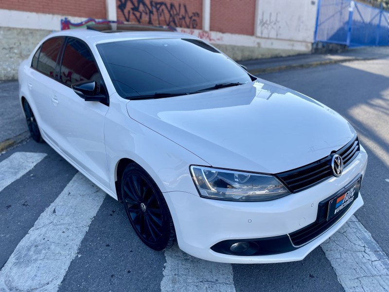 JETTA 2.0 TSI HIGHLINE 200CV GASOLINA 4P TIPTRONIC - 2012 - CAXIAS DO SUL