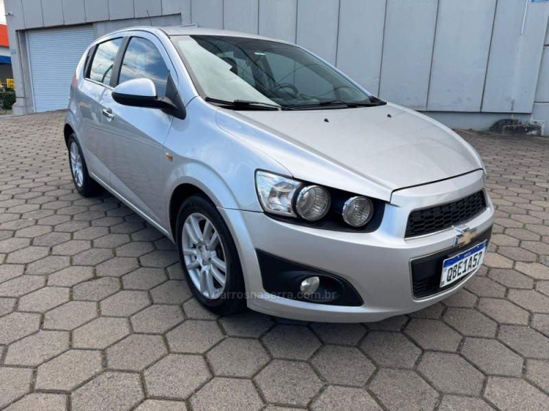 sonic 1.6 ltz effect 16v flex 4p automatico 2014 sombrio