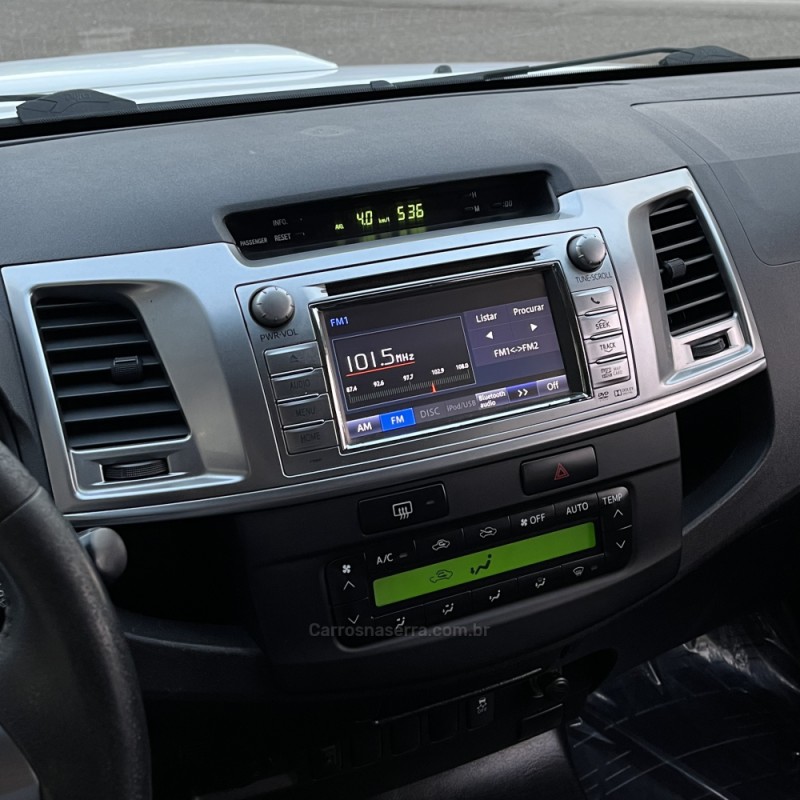HILUX 3.0 SRV 4X4 CD 16V TURBO INTERCOOLER DIESEL 4P AUTOMÁTICO - 2015 - VACARIA