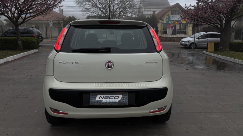 PUNTO 1.4 ATTRACTIVE ITALIA 8V FLEX 4P MANUAL - 2016 - BENTO GONçALVES